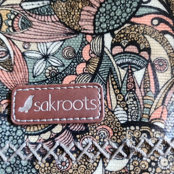 Sakroots Olympic Sienna Wristlet. - Picture 3 of 9